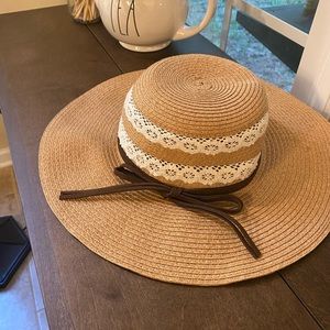 Fun floppy hat!
